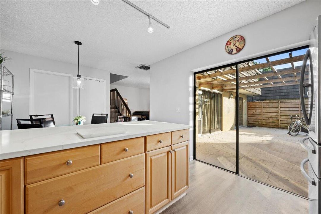 En Venta: $375,000 (3 camas, 2 baños, 1488 Pies cuadrados)