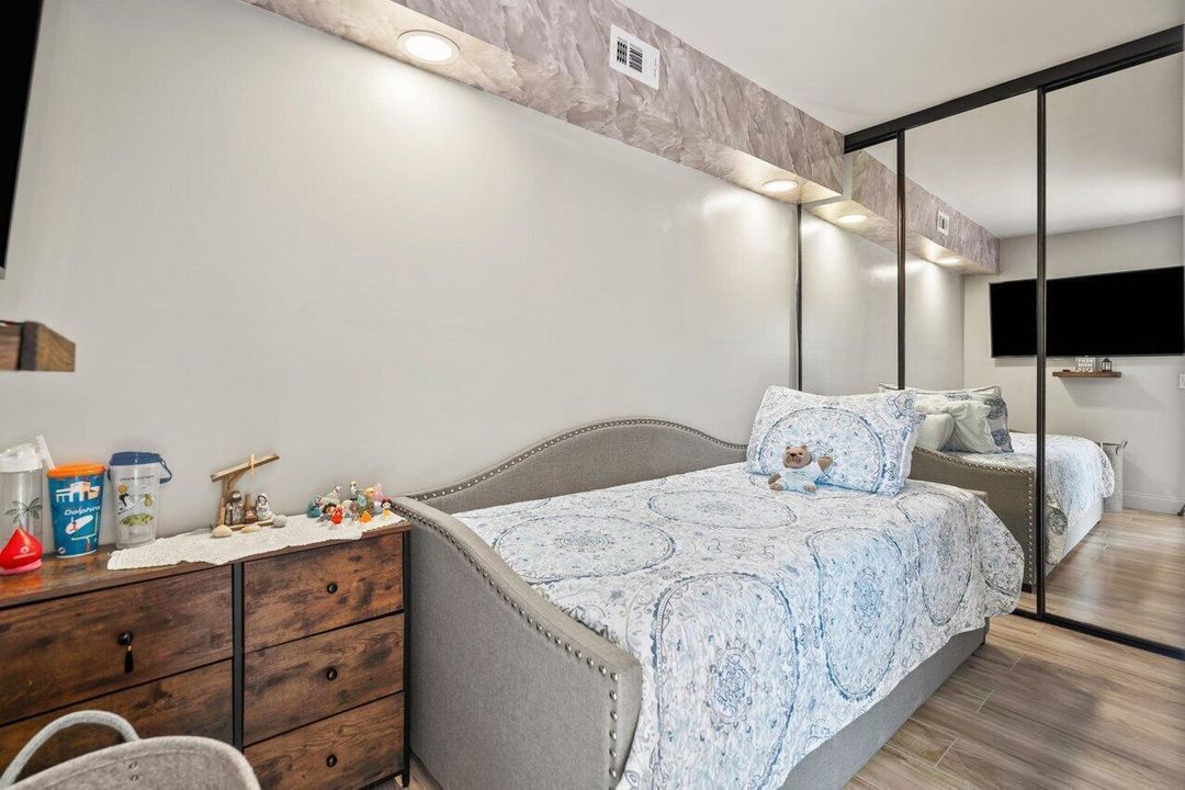 For Rent: $2,700 (3 beds, 2 baths, 1236 Square Feet)