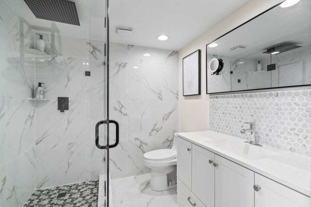 For Rent: $2,700 (3 beds, 2 baths, 1236 Square Feet)