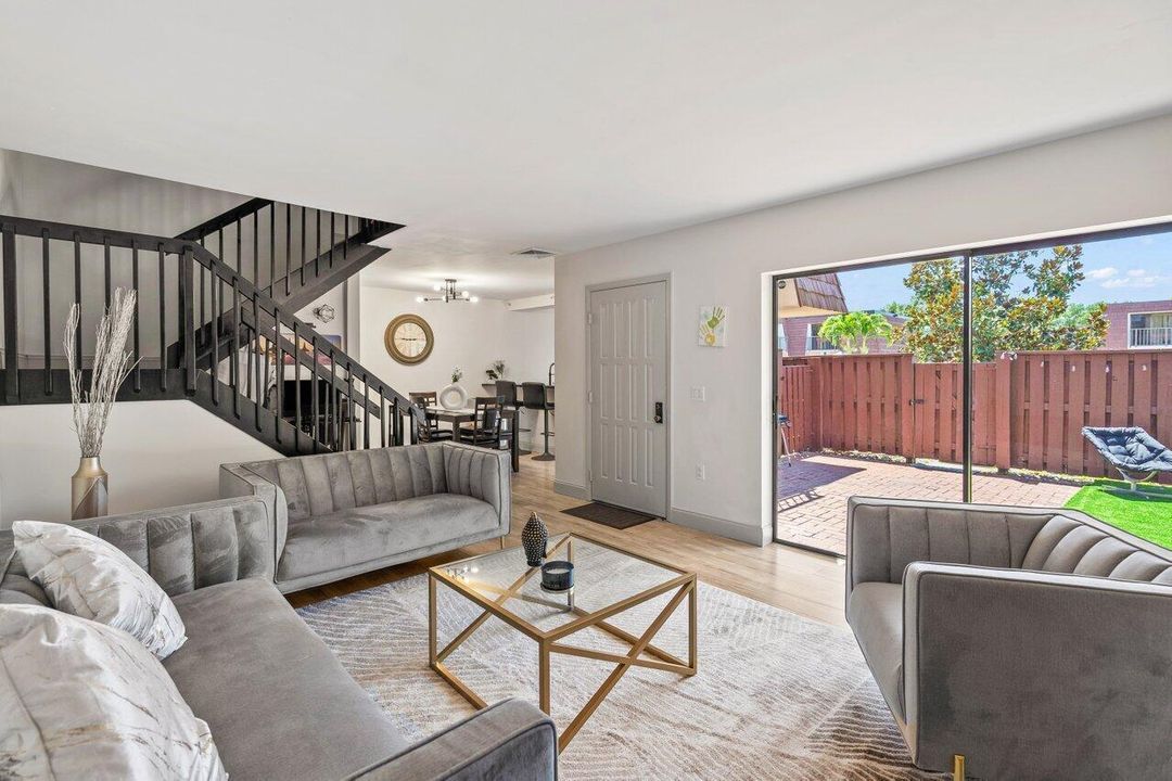 For Rent: $2,700 (3 beds, 2 baths, 1236 Square Feet)