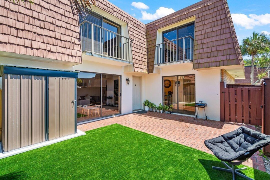 For Rent: $2,700 (3 beds, 2 baths, 1236 Square Feet)