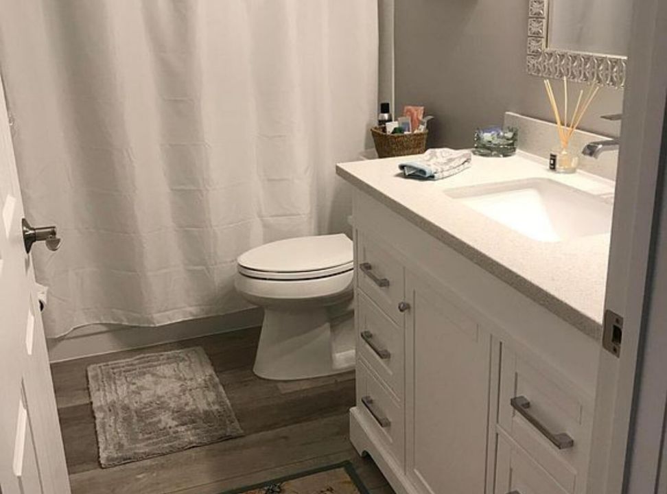 For Rent: $2,500 (2 beds, 2 baths, 1306 Square Feet)