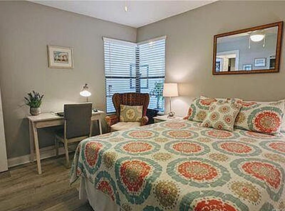 For Rent: $2,500 (2 beds, 2 baths, 1306 Square Feet)