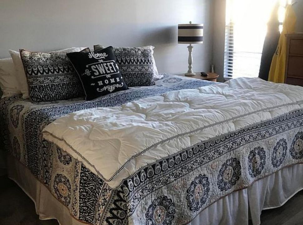 For Rent: $2,500 (2 beds, 2 baths, 1306 Square Feet)