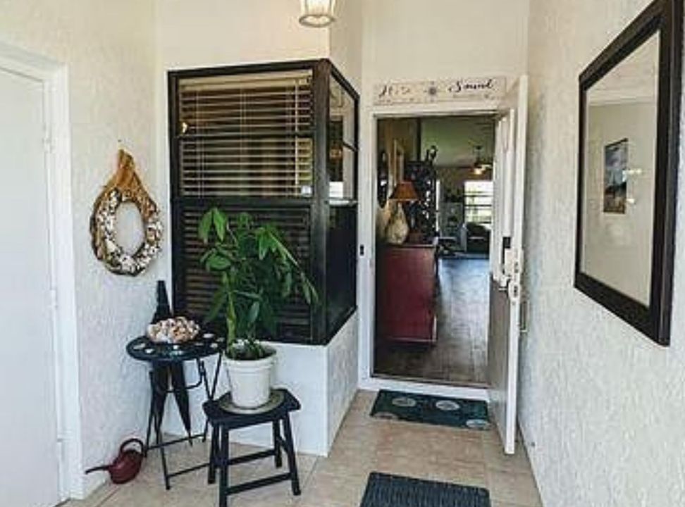 For Rent: $2,500 (2 beds, 2 baths, 1306 Square Feet)