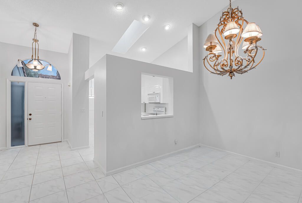 На продажу: $315,000 (3 спален, 2 ванн, 1722 Квадратных фут)