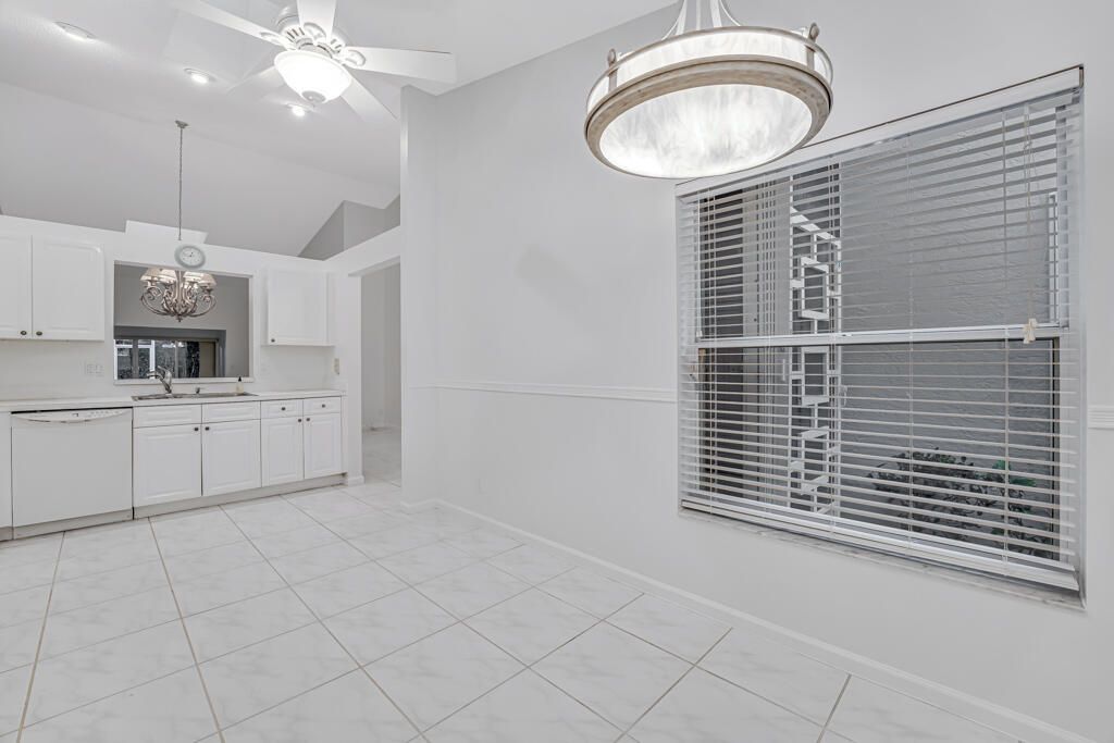 На продажу: $315,000 (3 спален, 2 ванн, 1722 Квадратных фут)