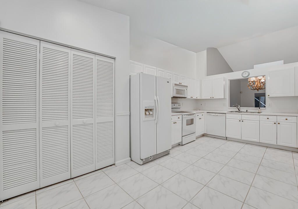 На продажу: $315,000 (3 спален, 2 ванн, 1722 Квадратных фут)