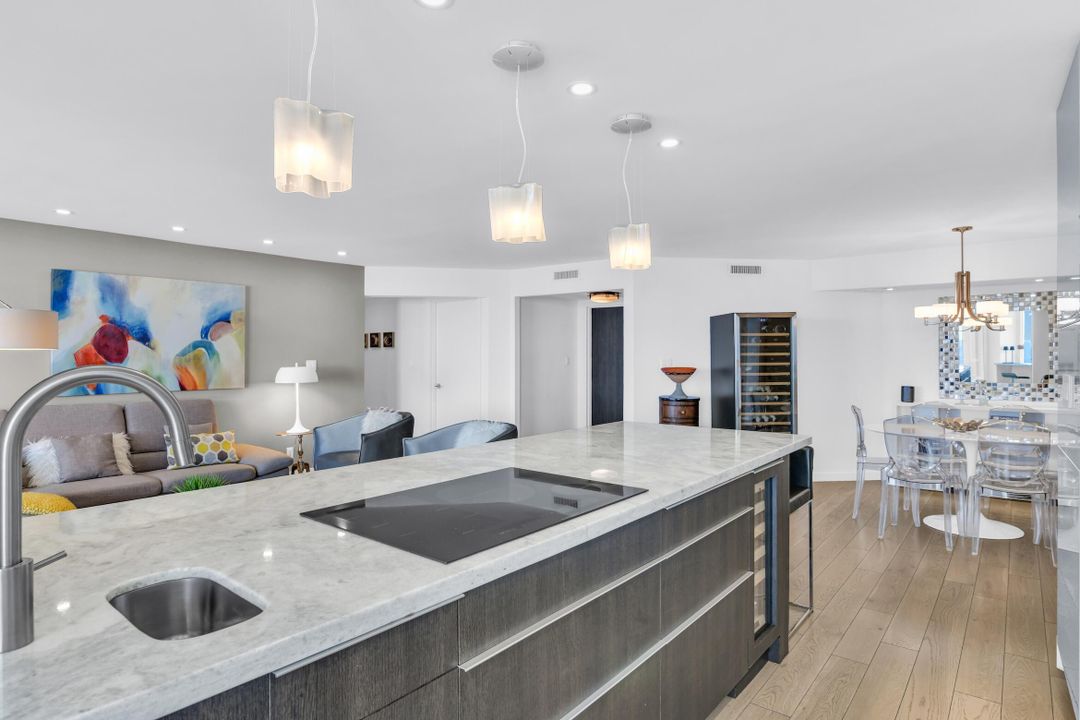 待售: $1,800,000 (2 贝兹, 2 浴室, 1448 平方英尺)