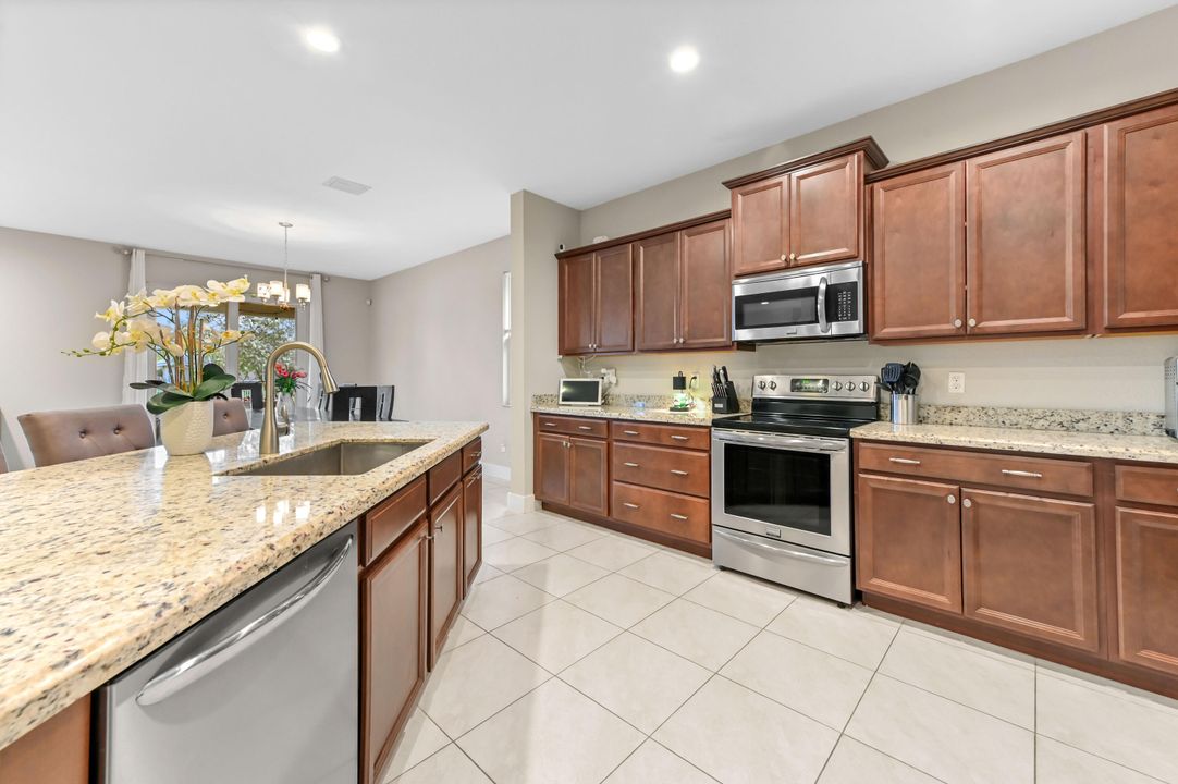 For Sale: $849,900 (5 beds, 3 baths, 3784 Square Feet)