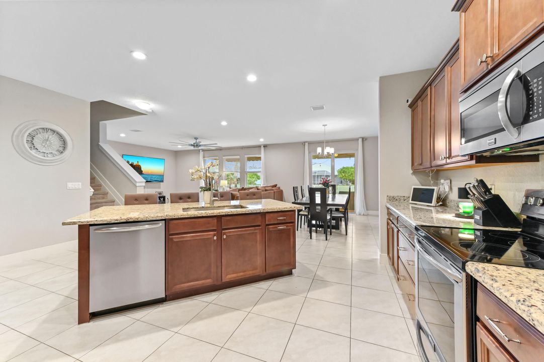 For Sale: $849,900 (5 beds, 3 baths, 3784 Square Feet)