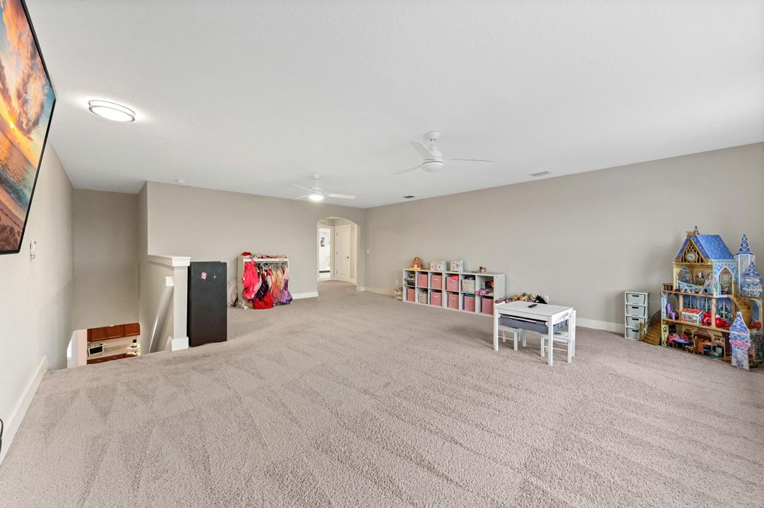 На продажу: $849,900 (5 спален, 3 ванн, 3784 Квадратных фут)