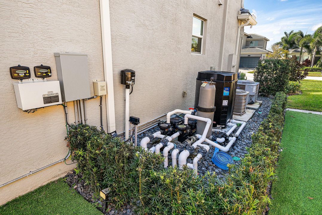 For Sale: $1,359,000 (4 beds, 3 baths, 3046 Square Feet)