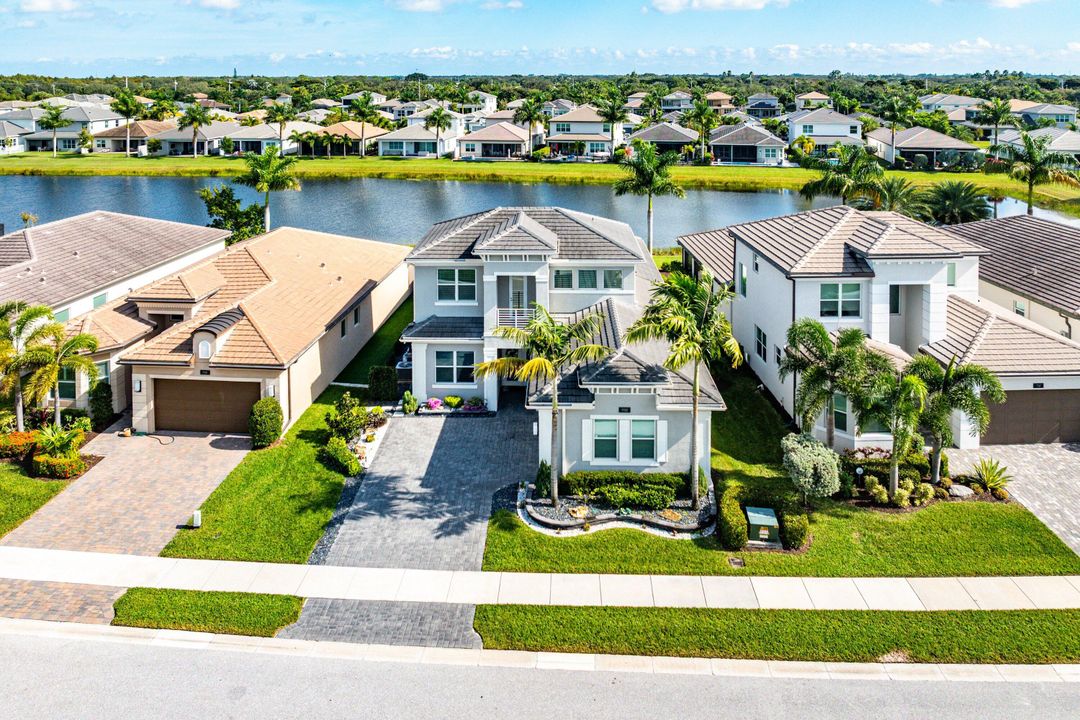 For Sale: $1,359,000 (4 beds, 3 baths, 3046 Square Feet)