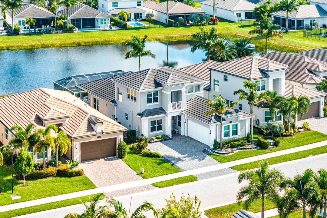 For Sale: $1,359,000 (4 beds, 3 baths, 3046 Square Feet)