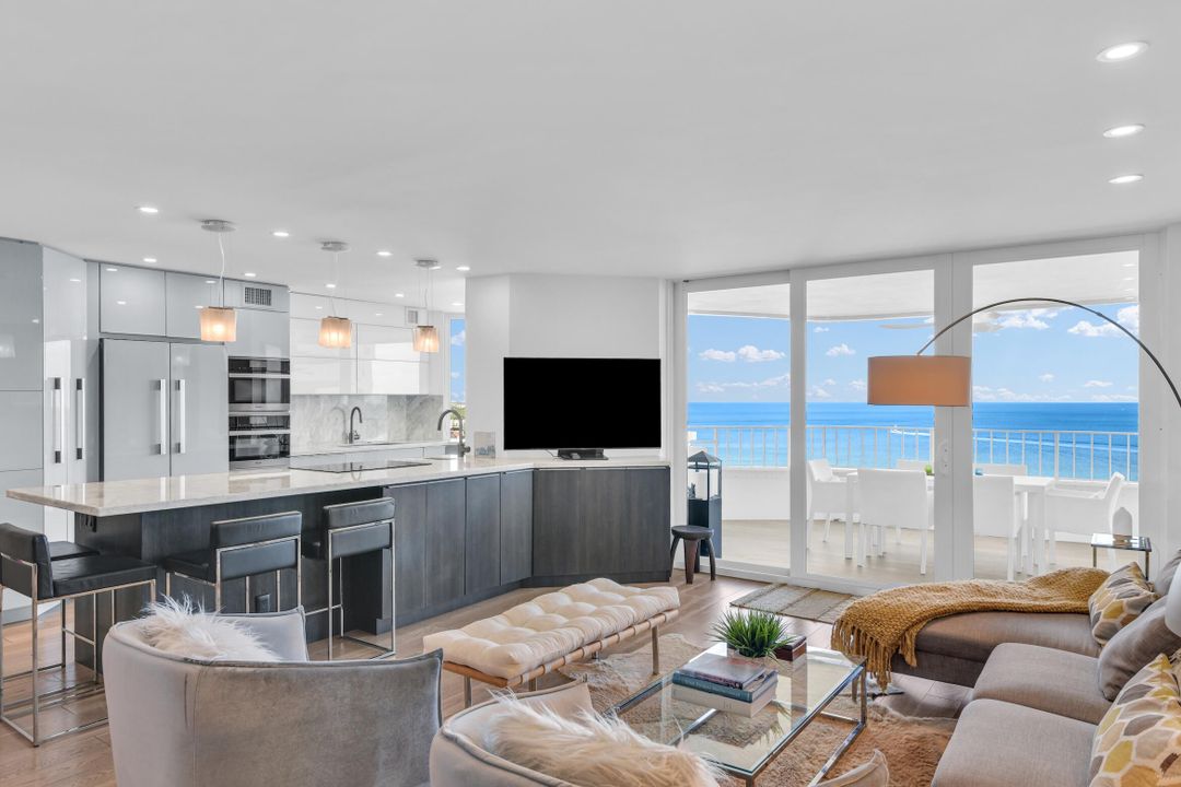 待售: $1,800,000 (2 贝兹, 2 浴室, 1448 平方英尺)