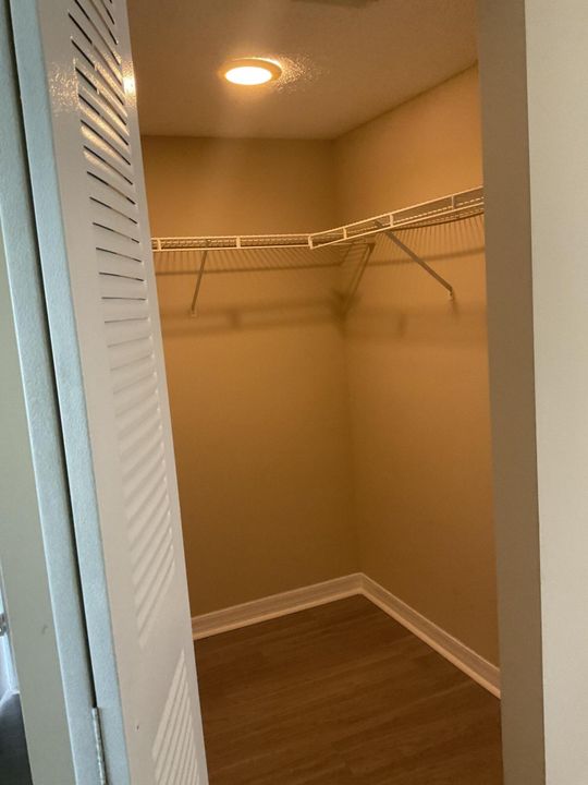 出租: $2,150 (2 贝兹, 2 浴室, 1014 平方英尺)