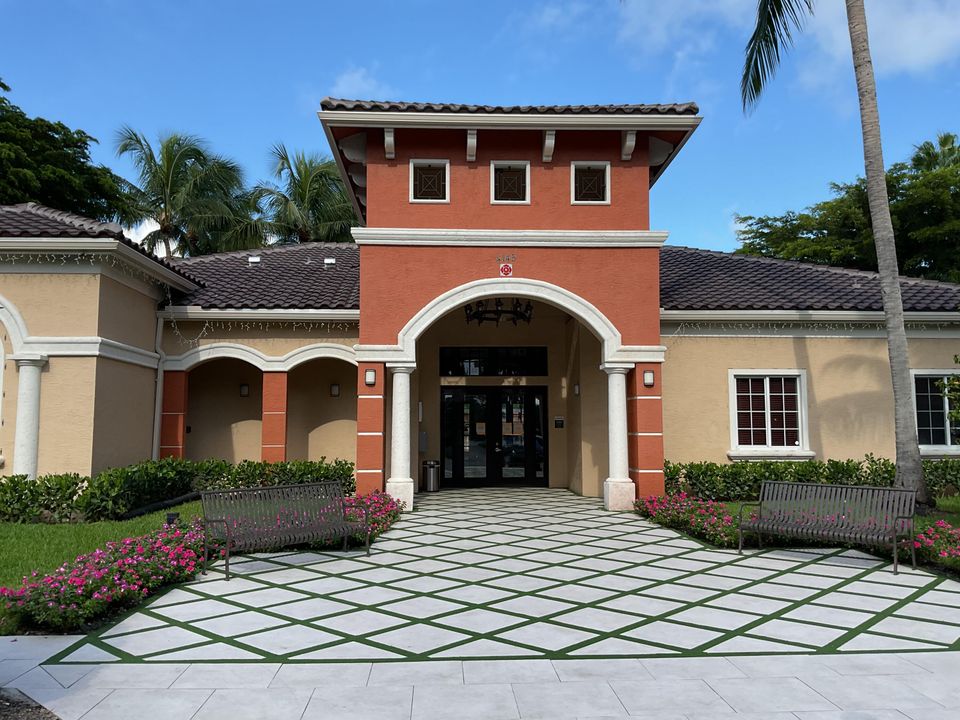 出租: $2,150 (2 贝兹, 2 浴室, 1014 平方英尺)