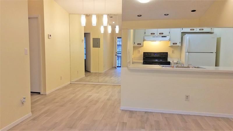 For Rent: $2,000 (2 beds, 2 baths, 770 Square Feet)