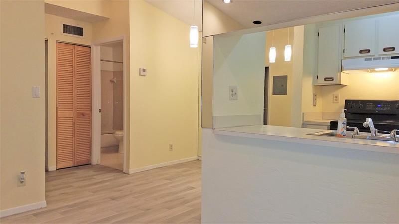 For Rent: $2,000 (2 beds, 2 baths, 770 Square Feet)