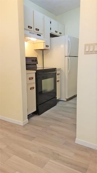For Rent: $2,000 (2 beds, 2 baths, 770 Square Feet)