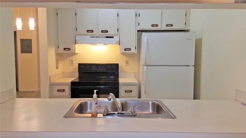 For Rent: $2,000 (2 beds, 2 baths, 770 Square Feet)