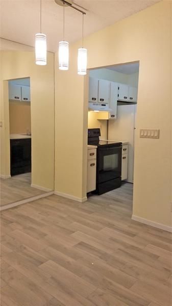 For Rent: $2,000 (2 beds, 2 baths, 770 Square Feet)