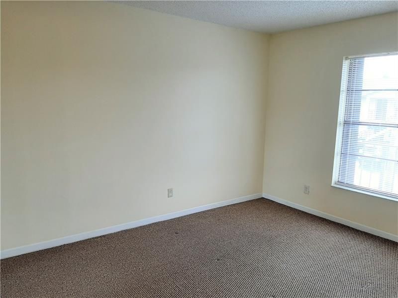 For Rent: $2,000 (2 beds, 2 baths, 770 Square Feet)