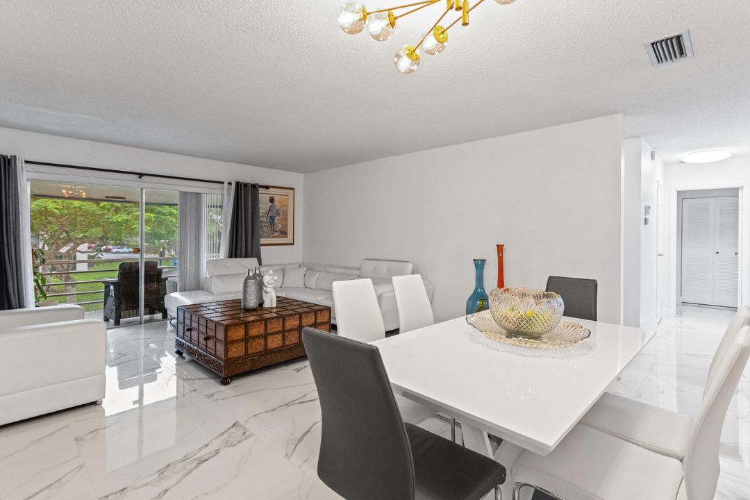 待售: $210,000 (2 贝兹, 2 浴室, 1019 平方英尺)