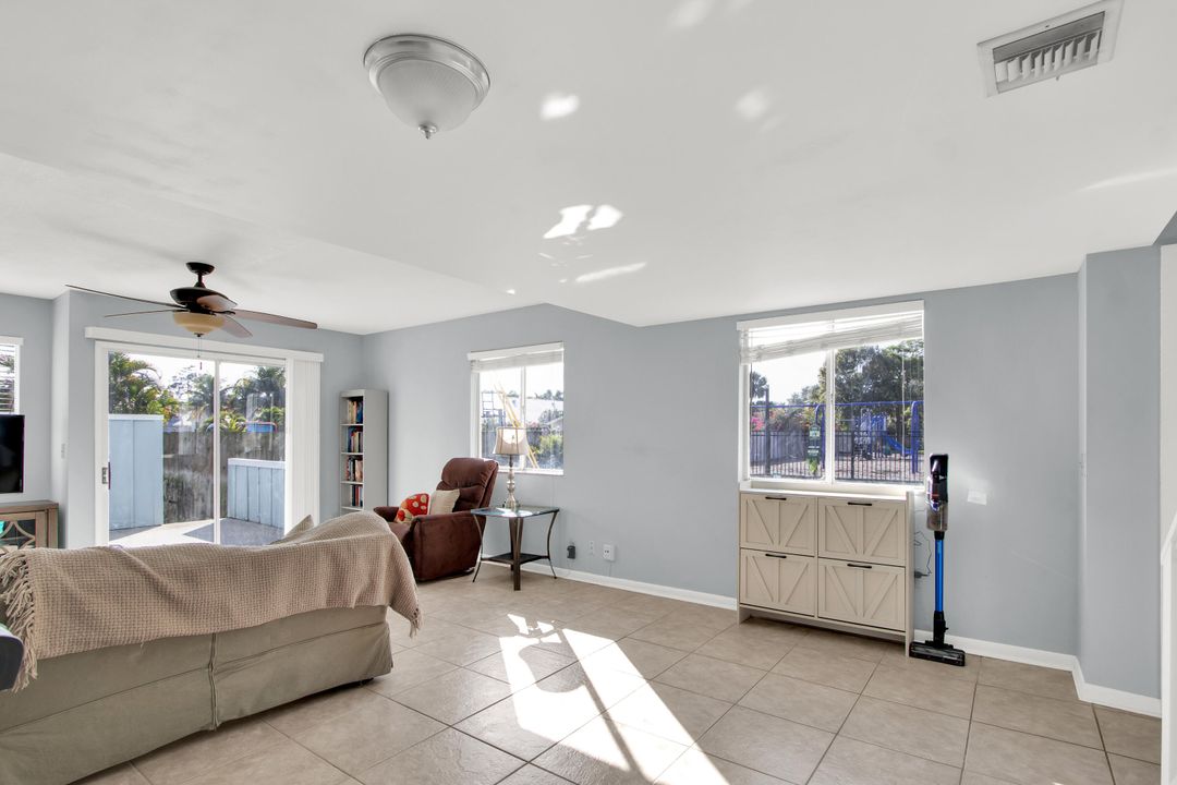 For Sale: $360,000 (2 beds, 2 baths, 1254 Square Feet)