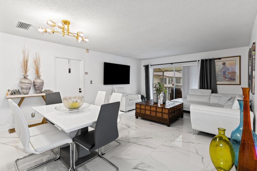 待售: $210,000 (2 贝兹, 2 浴室, 1019 平方英尺)