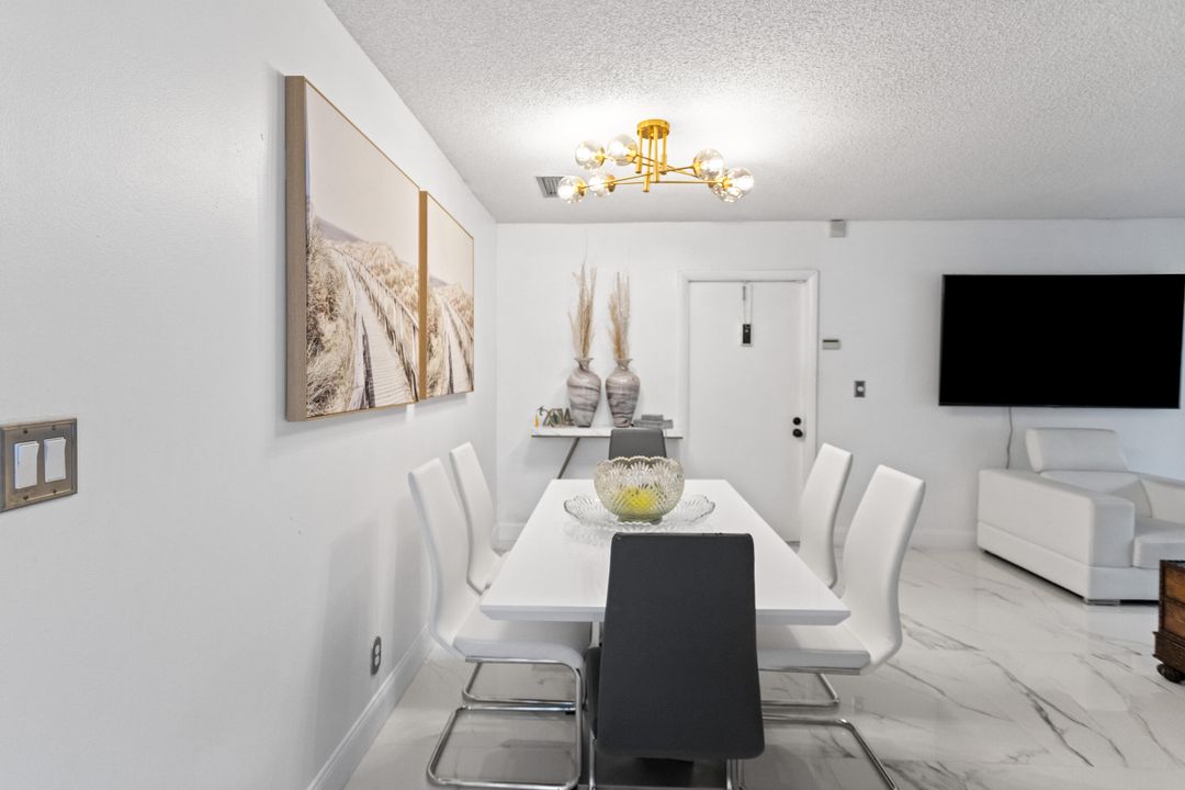 待售: $210,000 (2 贝兹, 2 浴室, 1019 平方英尺)