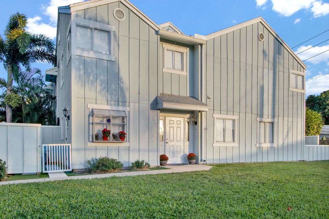 For Sale: $360,000 (2 beds, 2 baths, 1254 Square Feet)