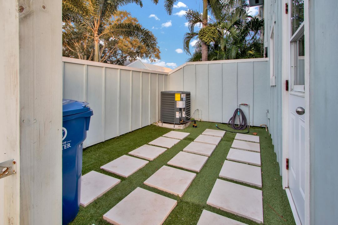 For Sale: $360,000 (2 beds, 2 baths, 1254 Square Feet)