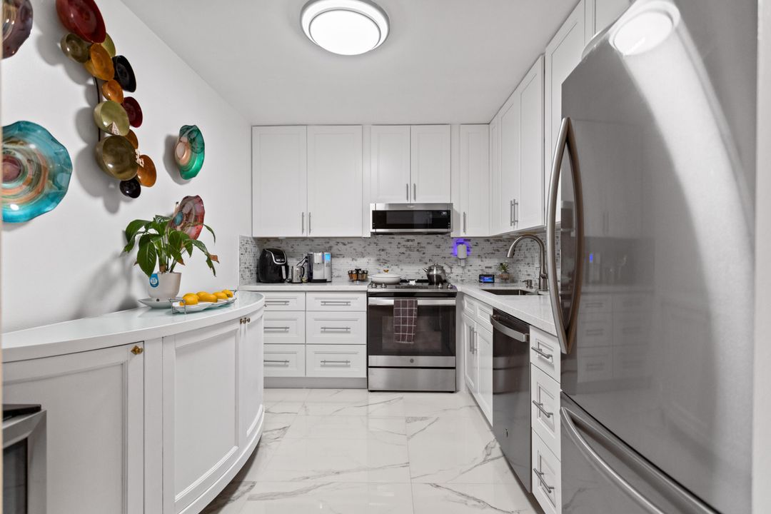 待售: $210,000 (2 贝兹, 2 浴室, 1019 平方英尺)