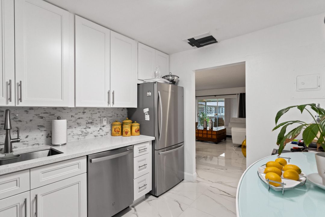 待售: $210,000 (2 贝兹, 2 浴室, 1019 平方英尺)