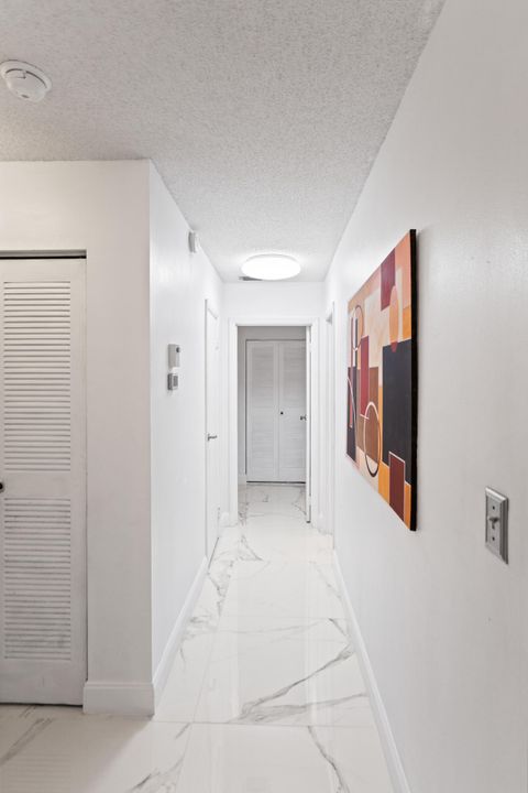 待售: $210,000 (2 贝兹, 2 浴室, 1019 平方英尺)