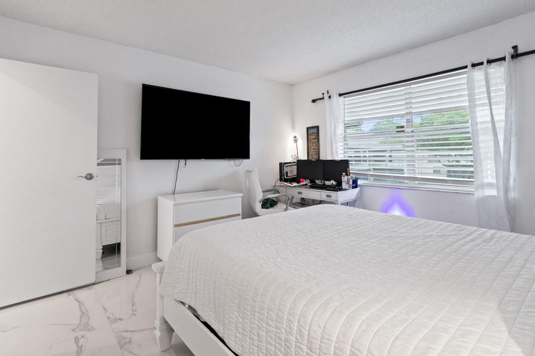 待售: $210,000 (2 贝兹, 2 浴室, 1019 平方英尺)