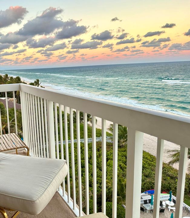 For Sale: $450,000 (2 beds, 2 baths, 1026 Square Feet)