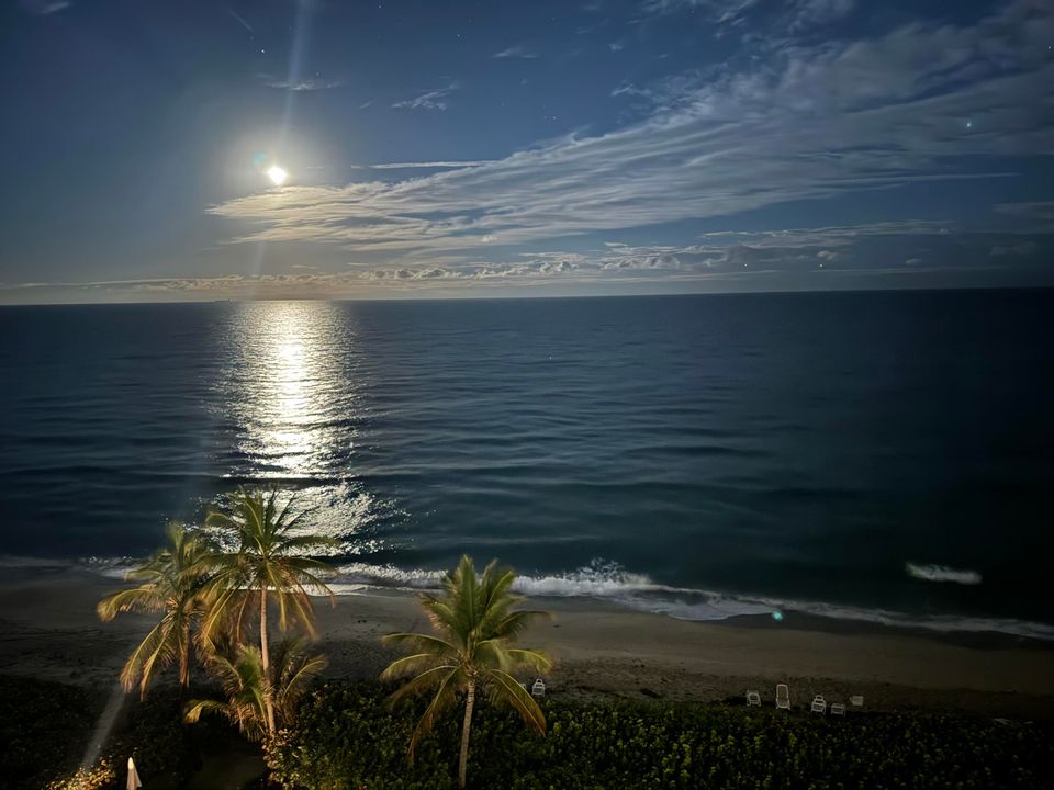 For Sale: $450,000 (2 beds, 2 baths, 1026 Square Feet)