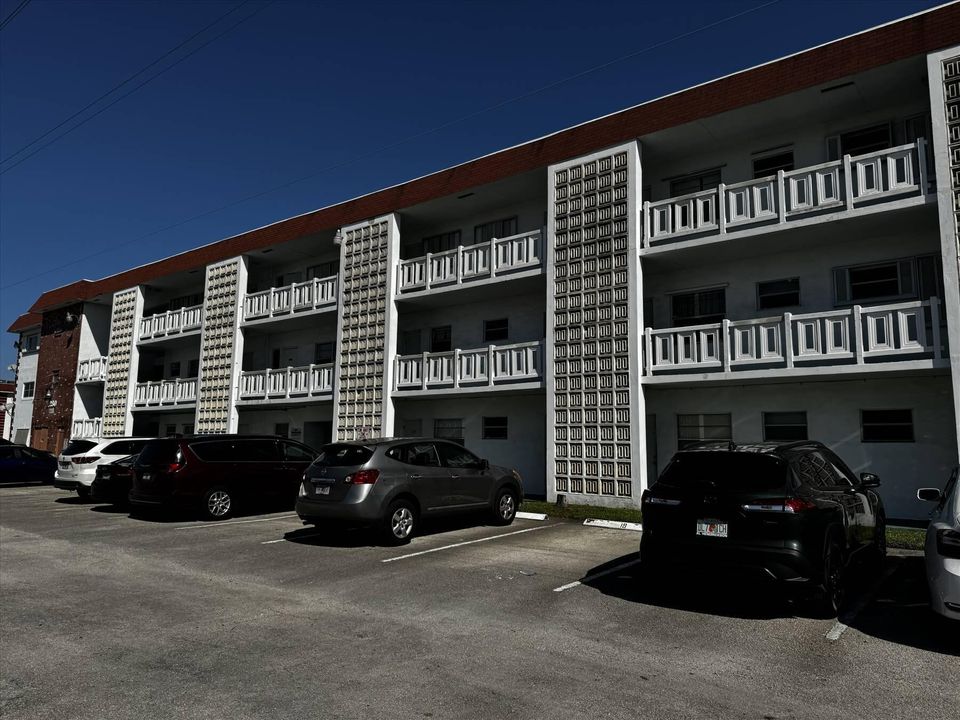 For Sale: $55,000 (2 beds, 2 baths, 950 Square Feet)