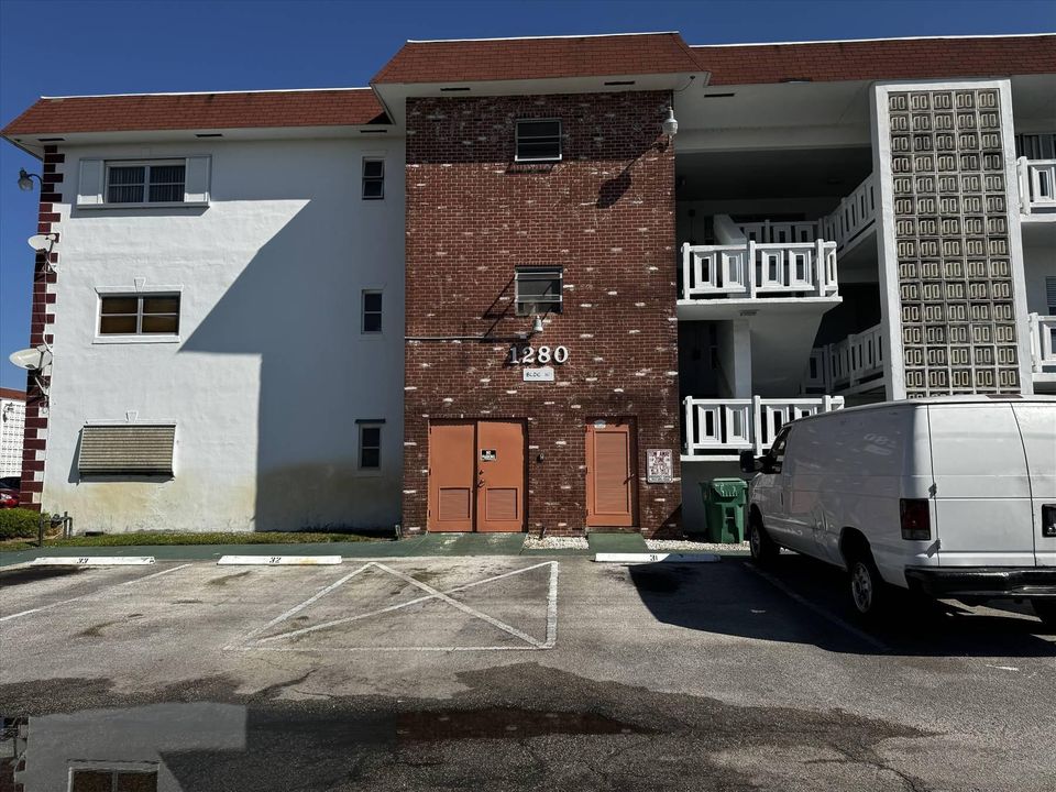 For Sale: $55,000 (2 beds, 2 baths, 950 Square Feet)