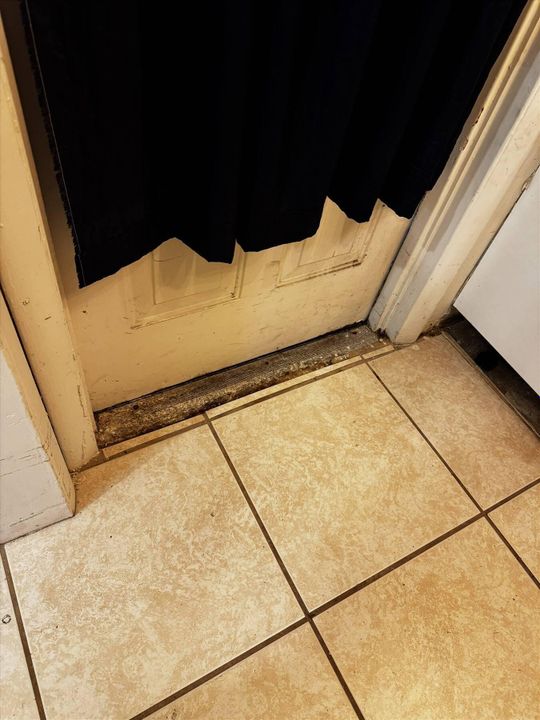 For Sale: $55,000 (2 beds, 2 baths, 950 Square Feet)