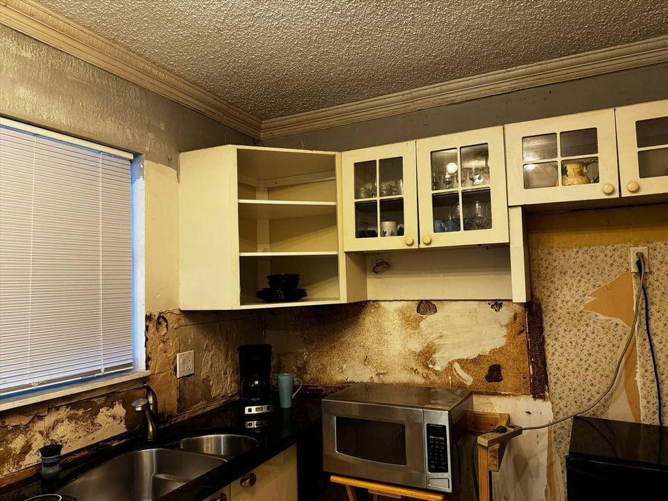 For Sale: $55,000 (2 beds, 2 baths, 950 Square Feet)