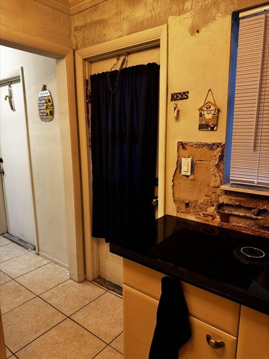 For Sale: $55,000 (2 beds, 2 baths, 950 Square Feet)