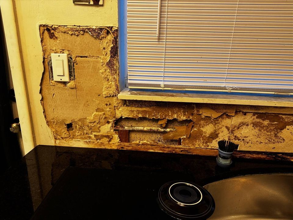 For Sale: $55,000 (2 beds, 2 baths, 950 Square Feet)