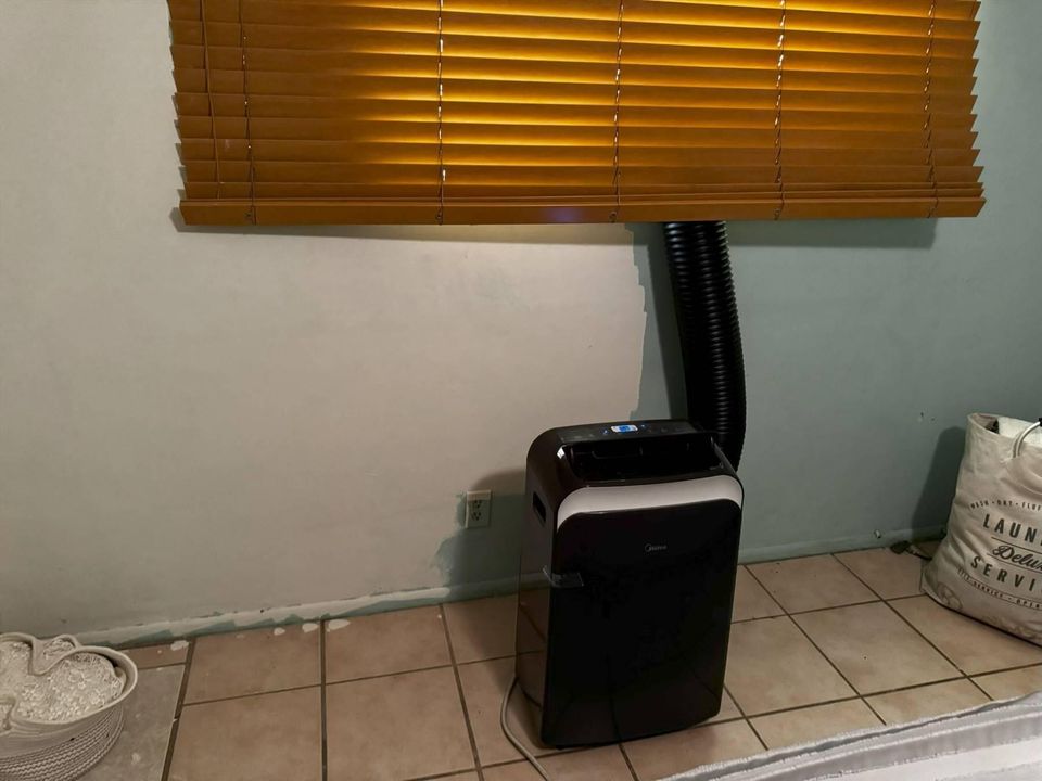 For Sale: $55,000 (2 beds, 2 baths, 950 Square Feet)