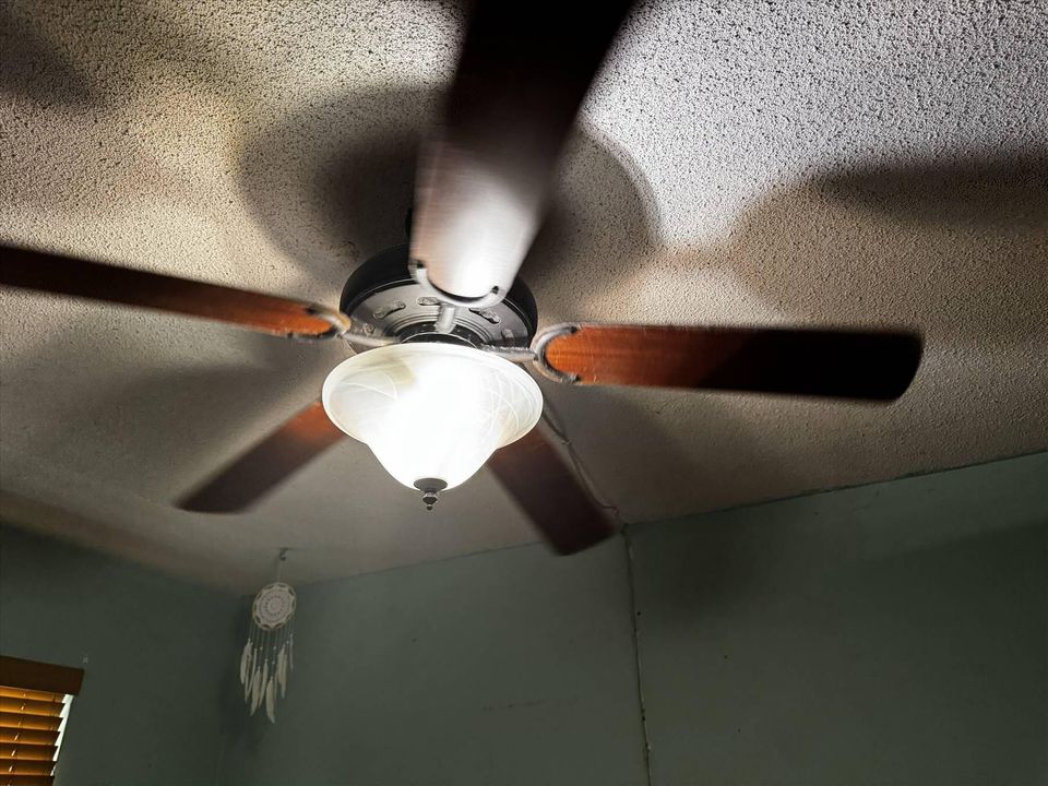 For Sale: $55,000 (2 beds, 2 baths, 950 Square Feet)