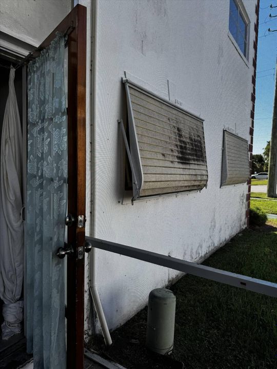 For Sale: $55,000 (2 beds, 2 baths, 950 Square Feet)