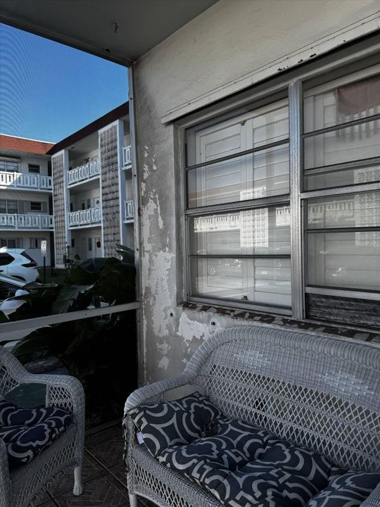 For Sale: $55,000 (2 beds, 2 baths, 950 Square Feet)